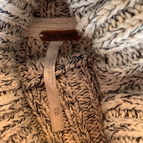 Free People super cute cropped chunky turtleneck, cotton poly - Picture 3 of 3